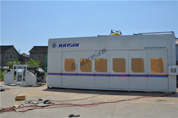 想看吸塑裁切一體機？來駿精賽雅式展！